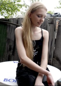 دانلود مستند Girl Model 2011378951-499040581